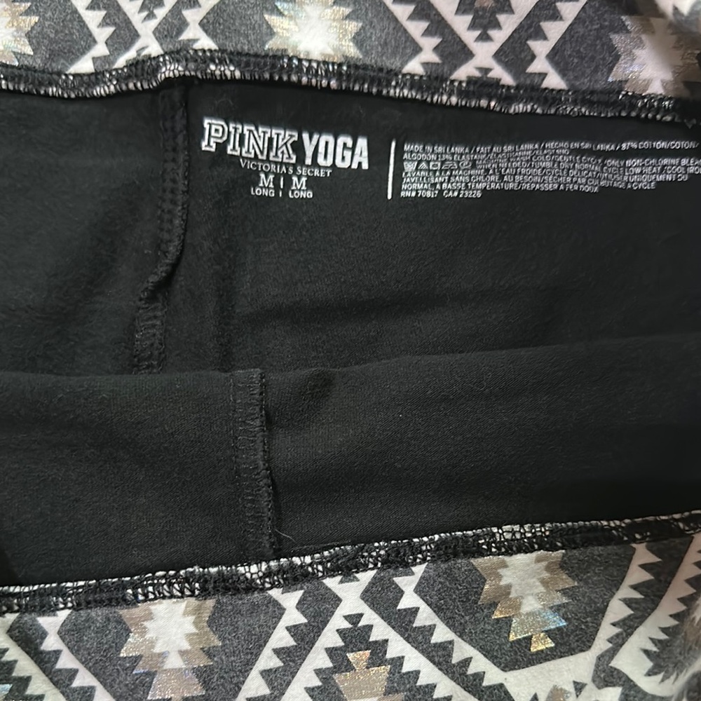 PINK Victoria’s Secret Black Yoga Flare Pants with Patterned Waistband - Size M - Picture 4 of 5